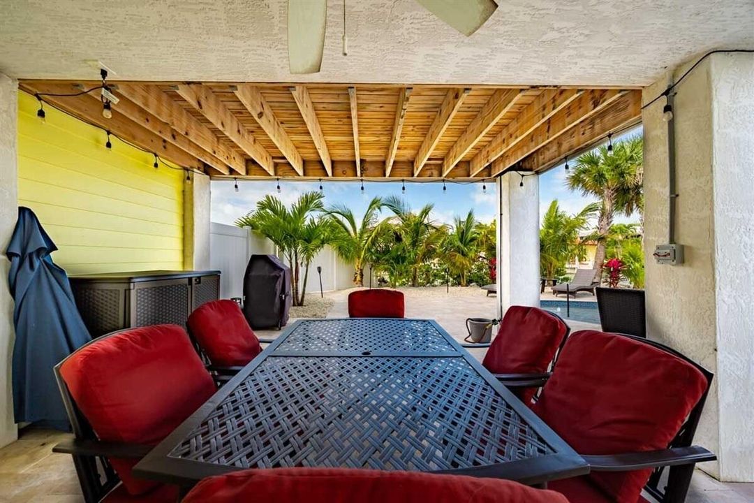 待售: $1,400,000 (4 贝兹, 3 浴室, 1840 平方英尺)