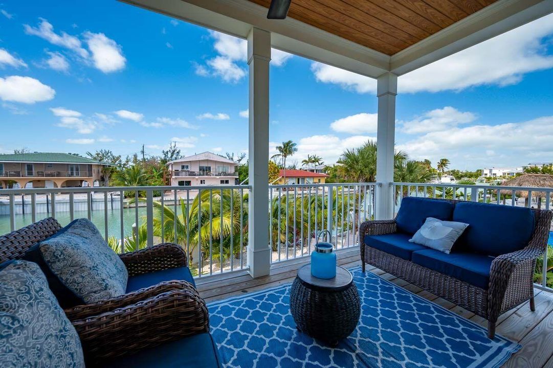 待售: $1,400,000 (4 贝兹, 3 浴室, 1840 平方英尺)