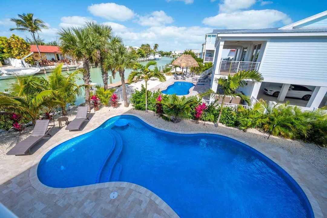 待售: $1,400,000 (4 贝兹, 3 浴室, 1840 平方英尺)