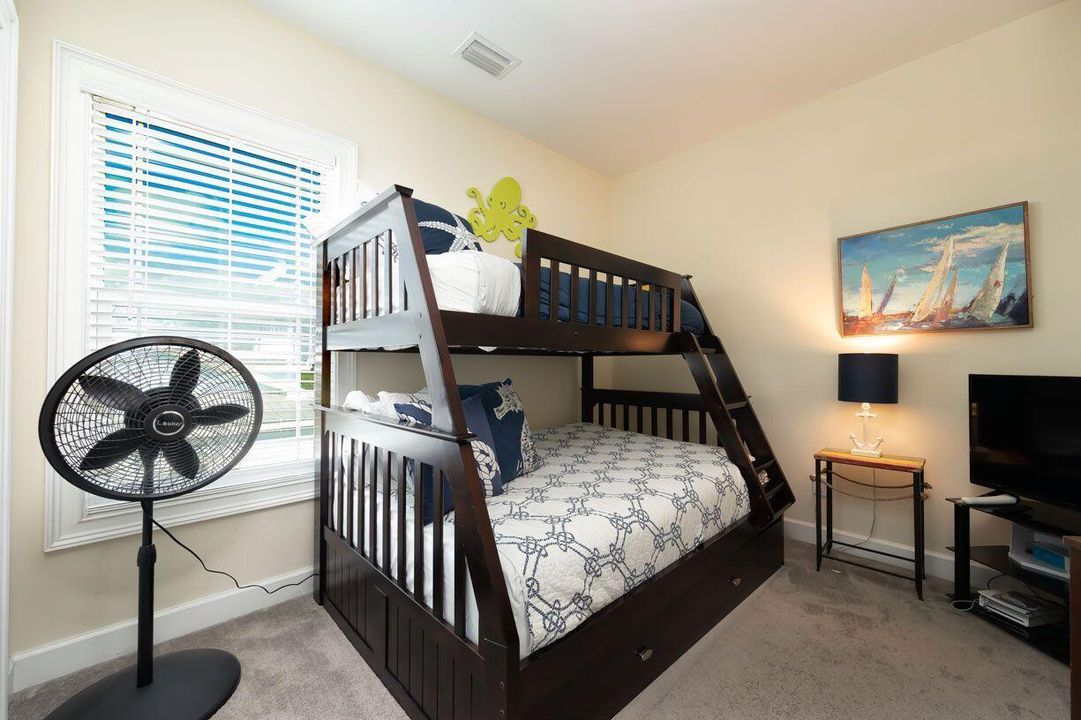 待售: $1,400,000 (4 贝兹, 3 浴室, 1840 平方英尺)