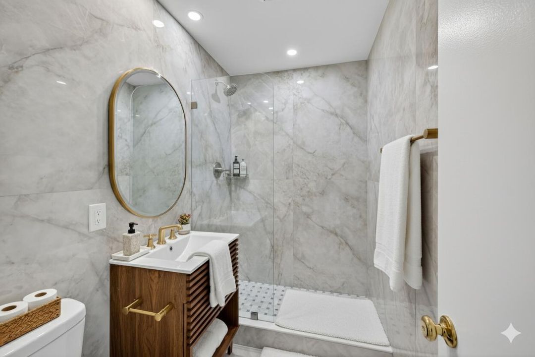 Activo con contrato: $4,500 (2 camas, 2 baños, 1040 Pies cuadrados)