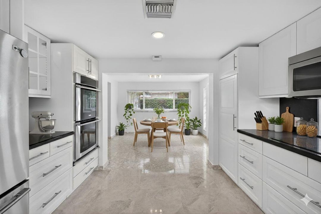 Activo con contrato: $4,500 (2 camas, 2 baños, 1040 Pies cuadrados)