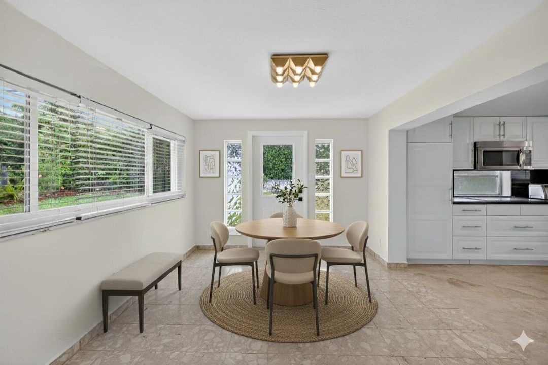 Activo con contrato: $4,500 (2 camas, 2 baños, 1040 Pies cuadrados)