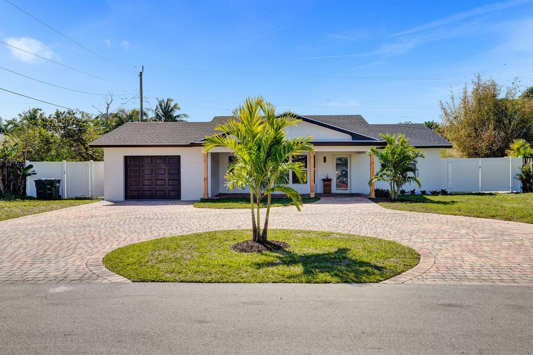 Active With Contract: $765,000 (4 beds, 3 baths, 1555 Square Feet)