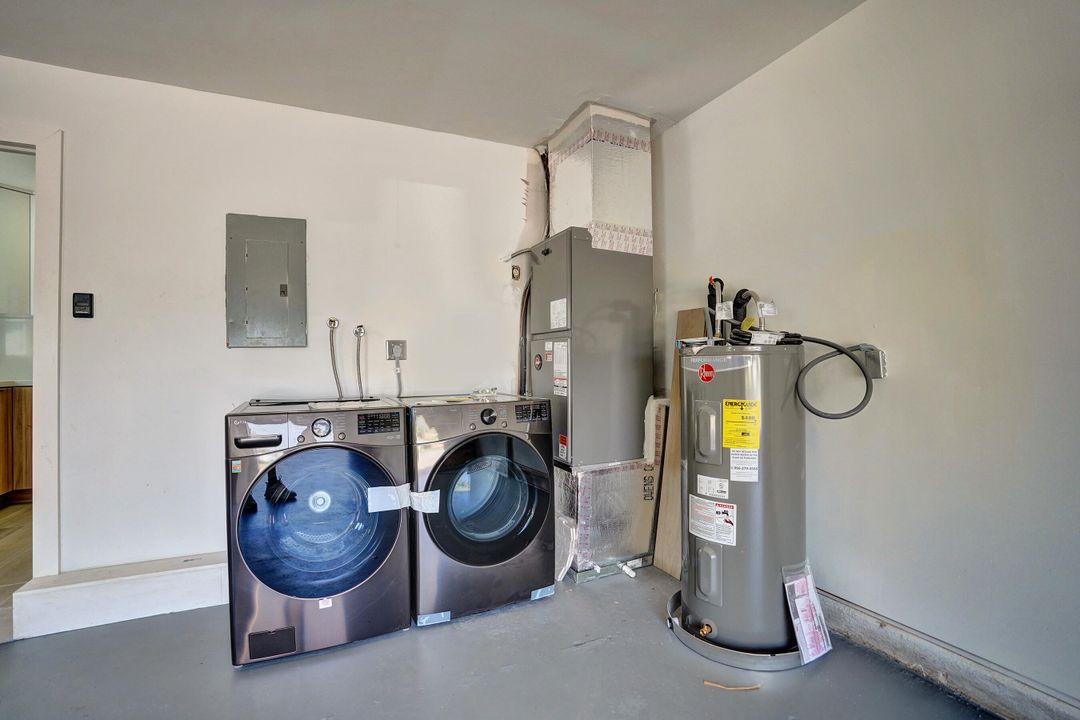 Active With Contract: $765,000 (4 beds, 3 baths, 1555 Square Feet)