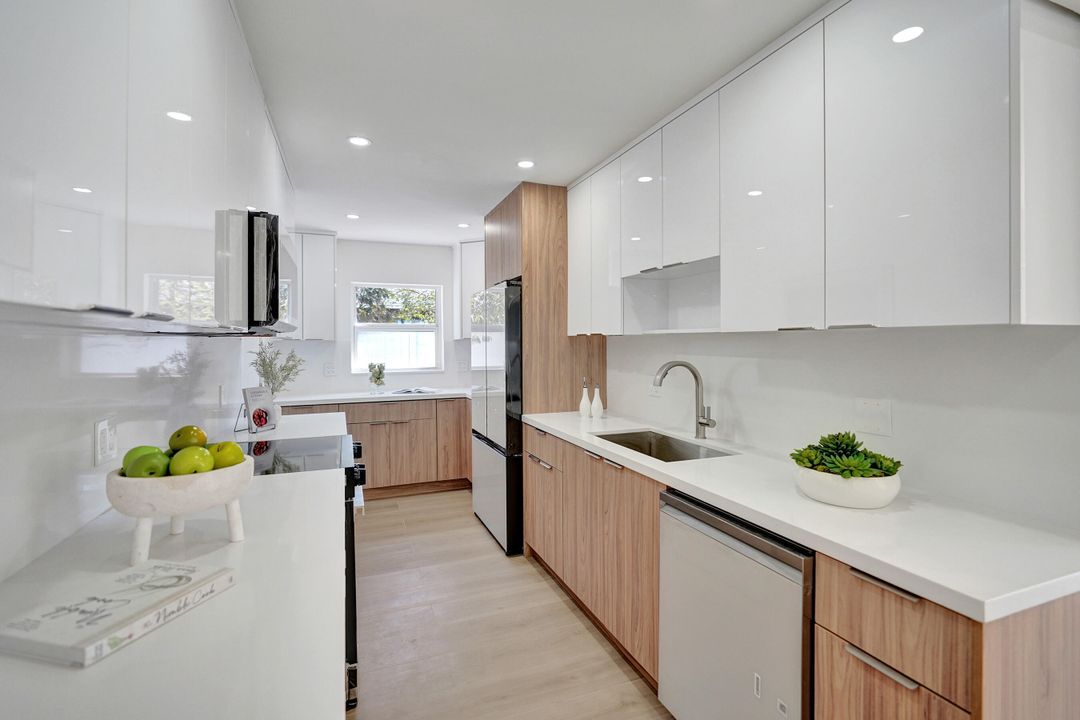 Active With Contract: $765,000 (4 beds, 3 baths, 1555 Square Feet)