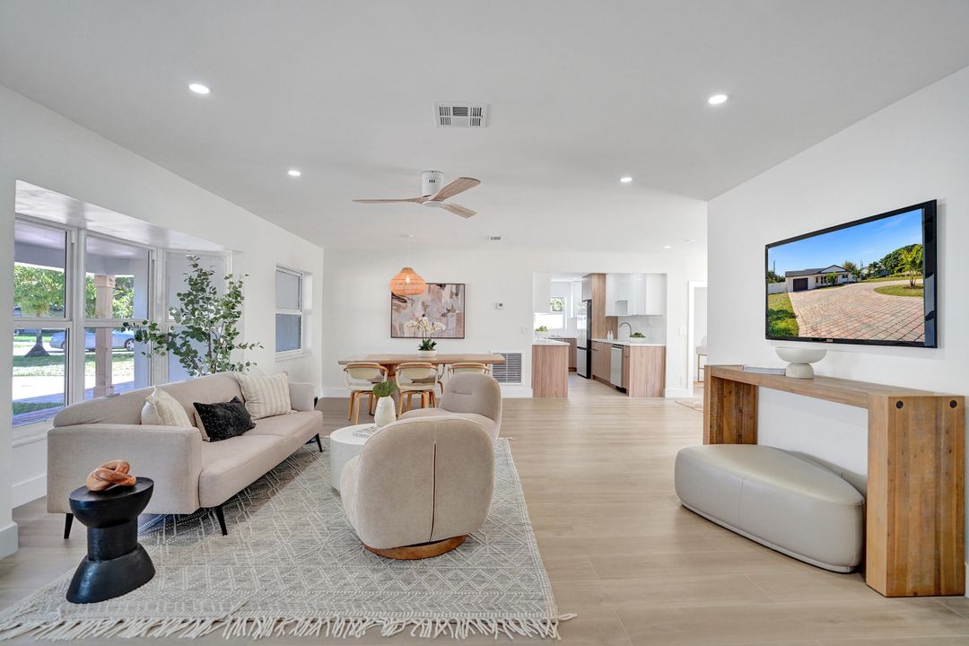 Active With Contract: $765,000 (4 beds, 3 baths, 1555 Square Feet)