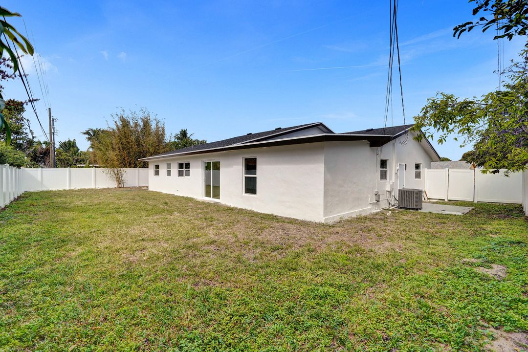 Active With Contract: $765,000 (4 beds, 3 baths, 1555 Square Feet)