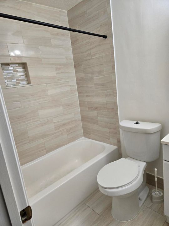 En Venta: $299,950 (3 camas, 2 baños, 1402 Pies cuadrados)