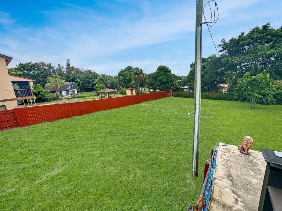 For Sale: $1,350,000 (6 beds, 4 baths, 3858 Square Feet)