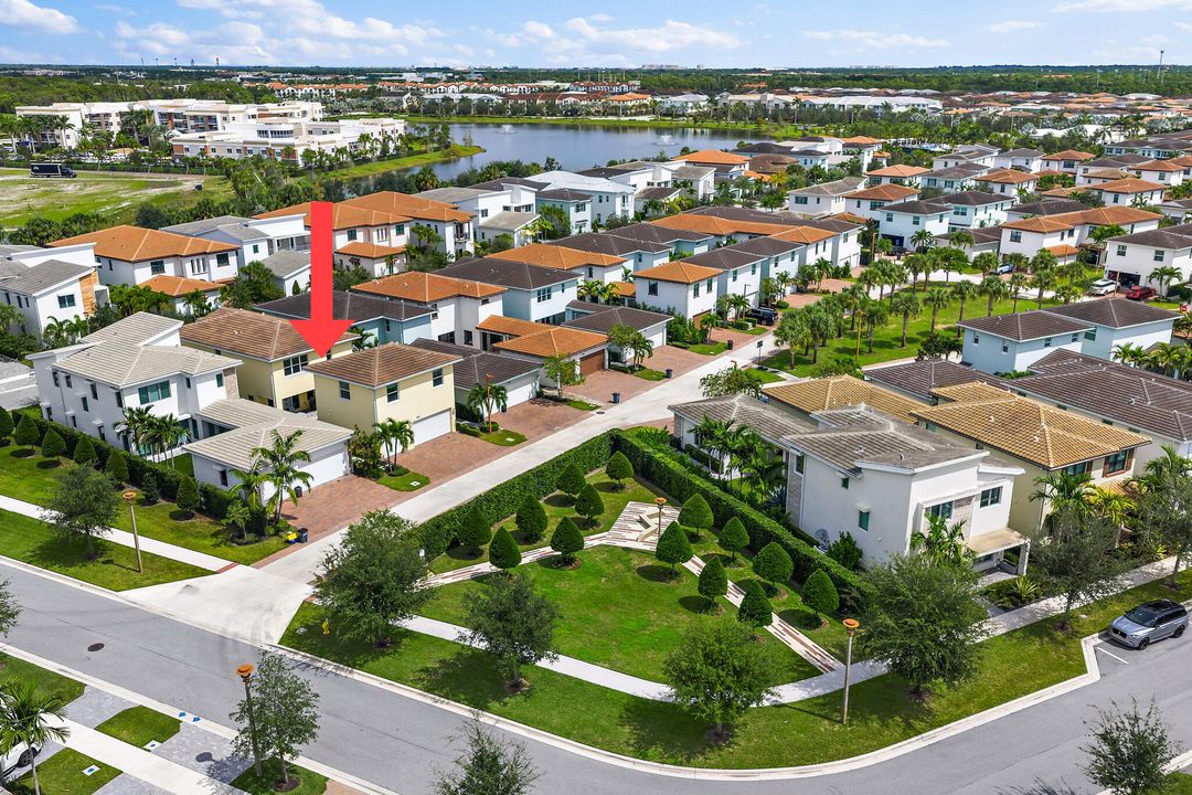 Под контрактом: $1,695,000 (4 спален, 5 ванн, 3760 Квадратных фут)