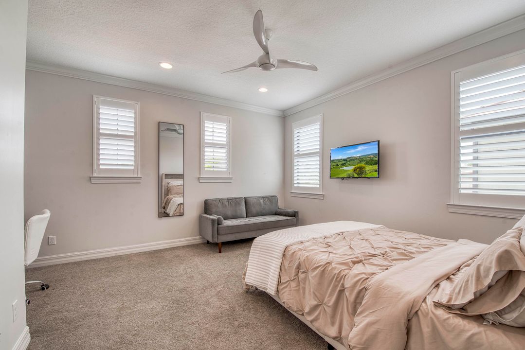 Active With Contract: $2,569,990 (5 beds, 6 baths, 5125 Square Feet)