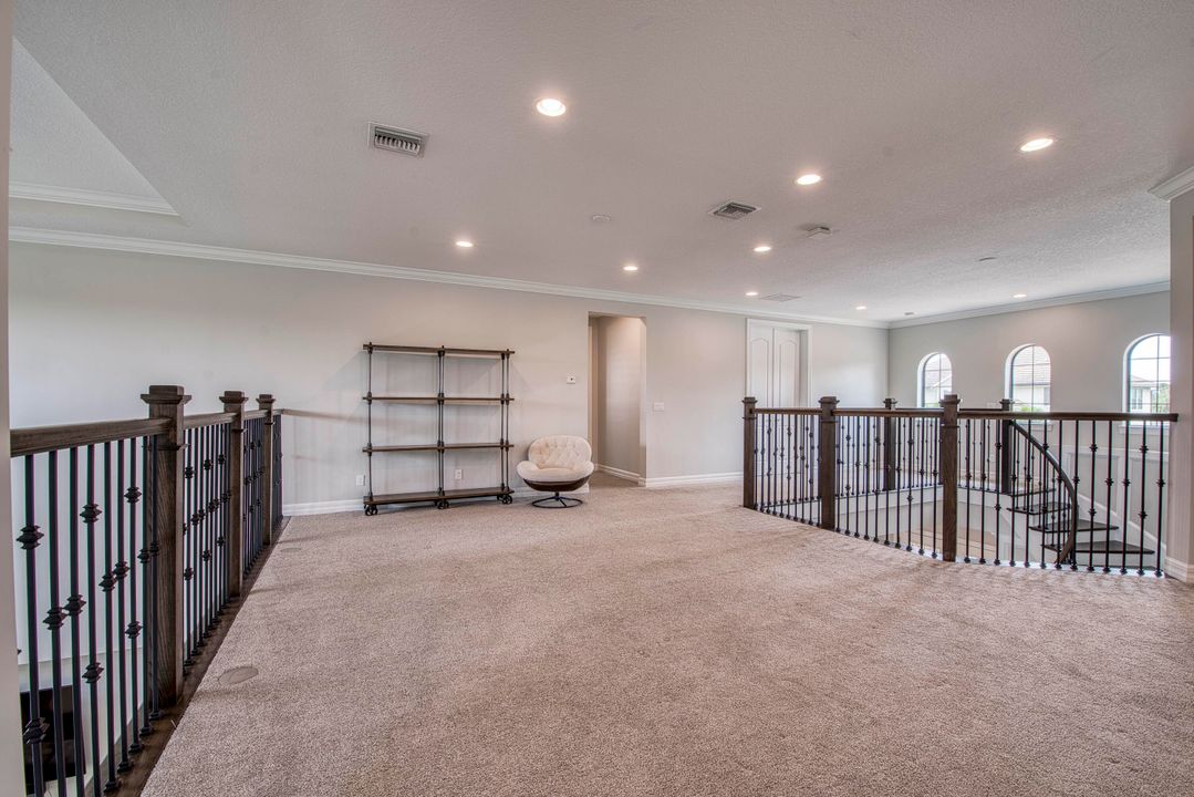 Active With Contract: $2,569,990 (5 beds, 6 baths, 5125 Square Feet)