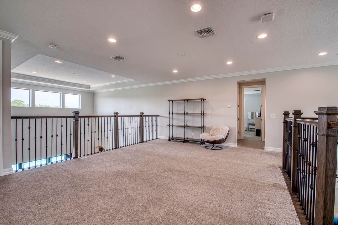 Active With Contract: $2,569,990 (5 beds, 6 baths, 5125 Square Feet)