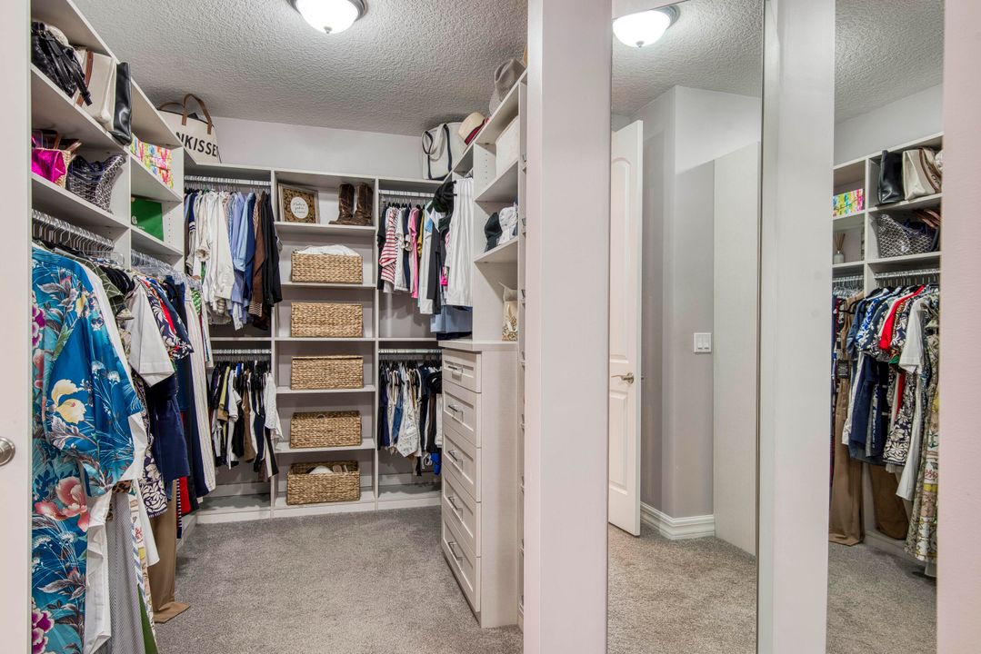 Active With Contract: $2,569,990 (5 beds, 6 baths, 5125 Square Feet)