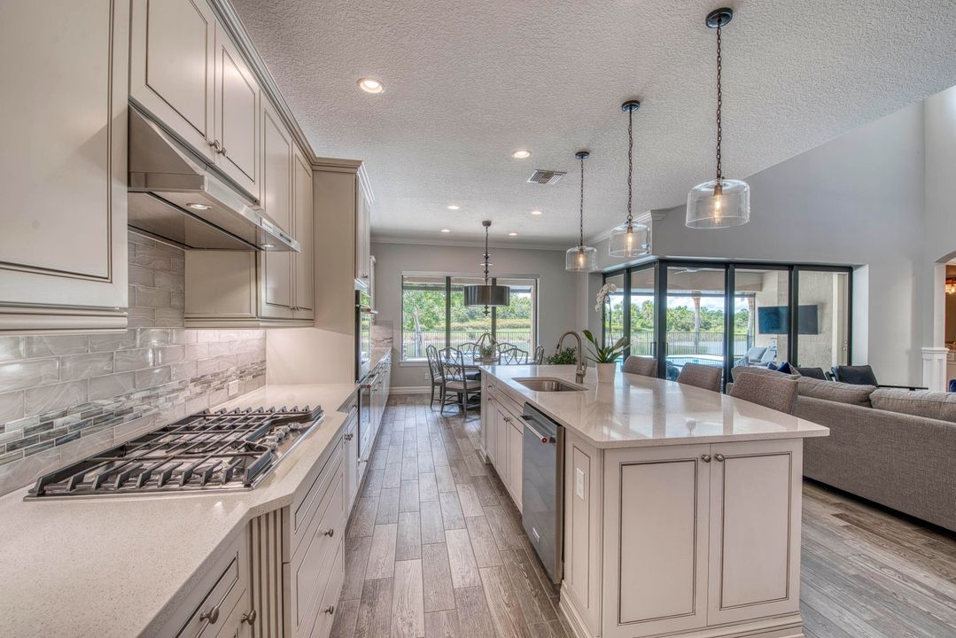 Active With Contract: $2,569,990 (5 beds, 6 baths, 5125 Square Feet)