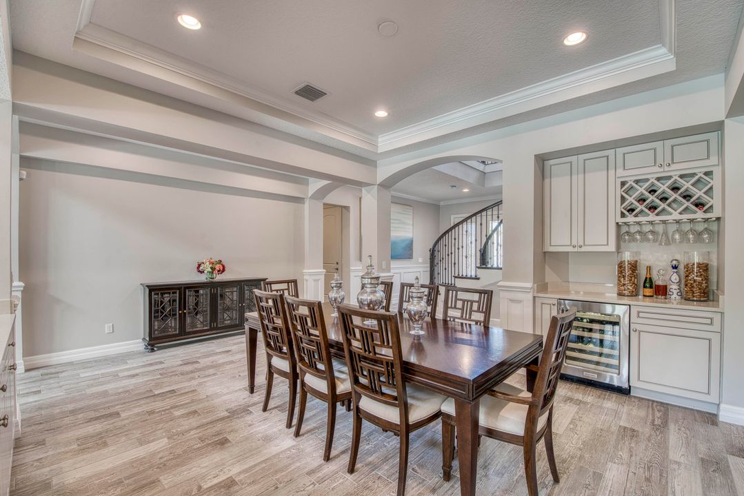 Active With Contract: $2,569,990 (5 beds, 6 baths, 5125 Square Feet)