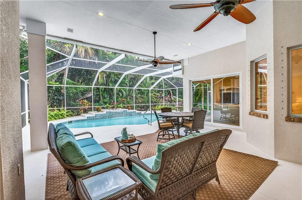 En Venta: $899,000 (3 camas, 2 baños, 2448 Pies cuadrados)