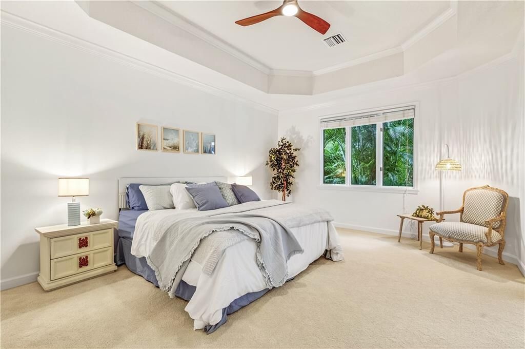 En Venta: $899,000 (3 camas, 2 baños, 2448 Pies cuadrados)