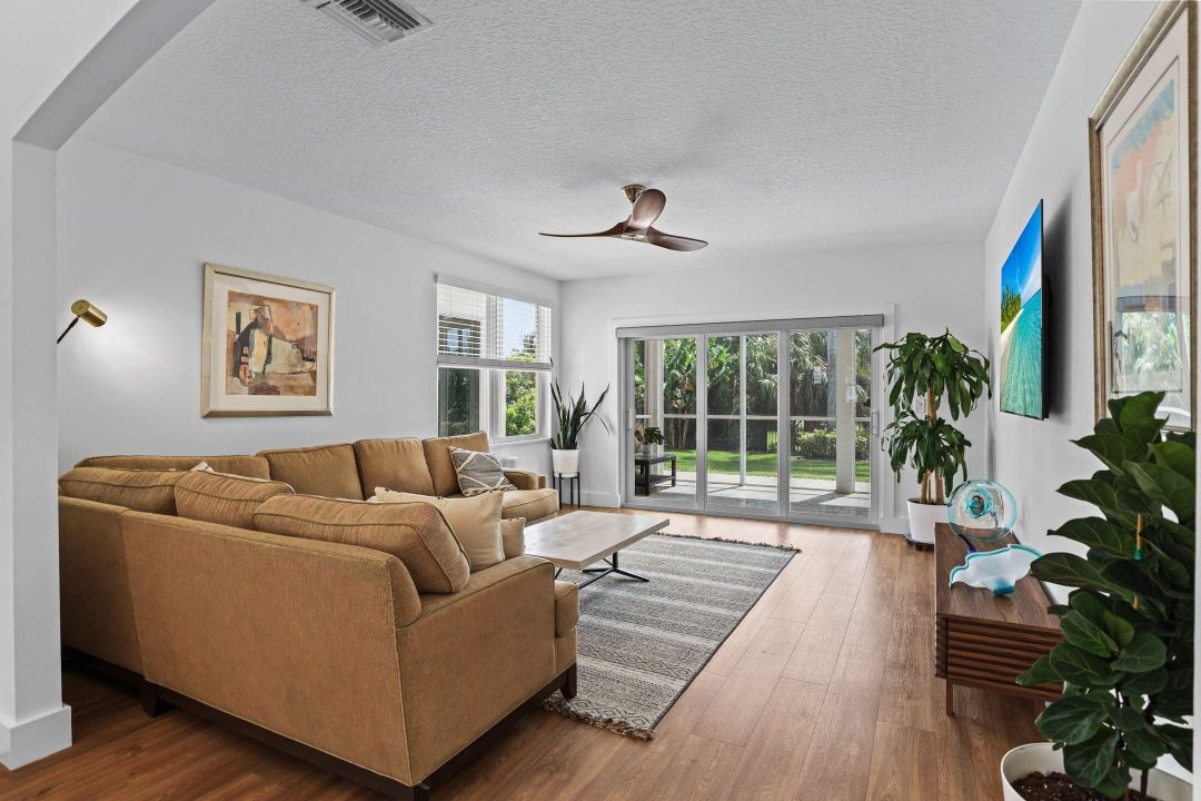 For Sale: $879,000 (3 beds, 2 baths, 2241 Square Feet)