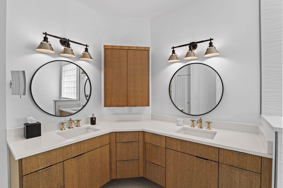 For Sale: $879,000 (3 beds, 2 baths, 2241 Square Feet)