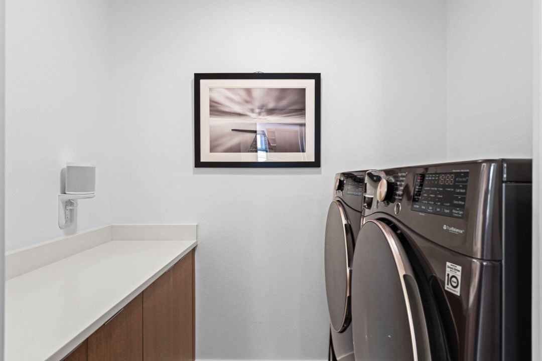 For Sale: $879,000 (3 beds, 2 baths, 2241 Square Feet)