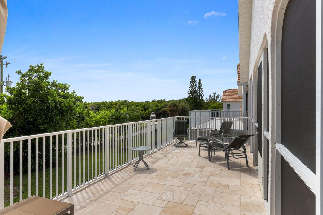 For Sale: $879,000 (3 beds, 2 baths, 2241 Square Feet)