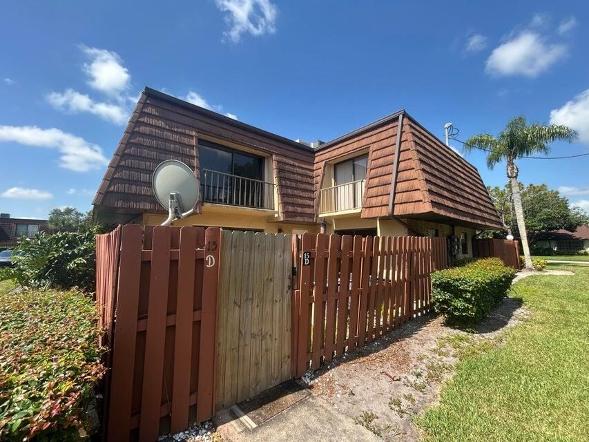 For Sale: $165,000 (2 beds, 1 baths, 1328 Square Feet)