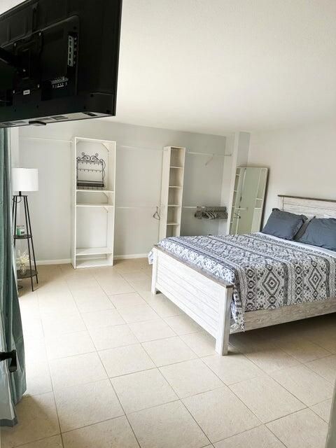 For Sale: $165,000 (2 beds, 1 baths, 1328 Square Feet)