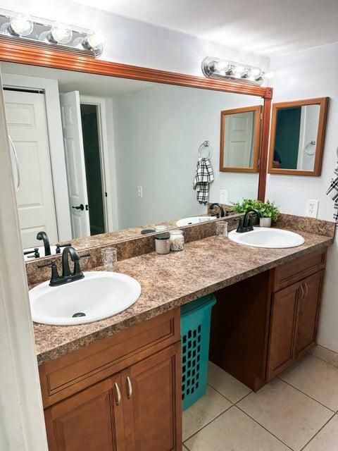 For Sale: $165,000 (2 beds, 1 baths, 1328 Square Feet)