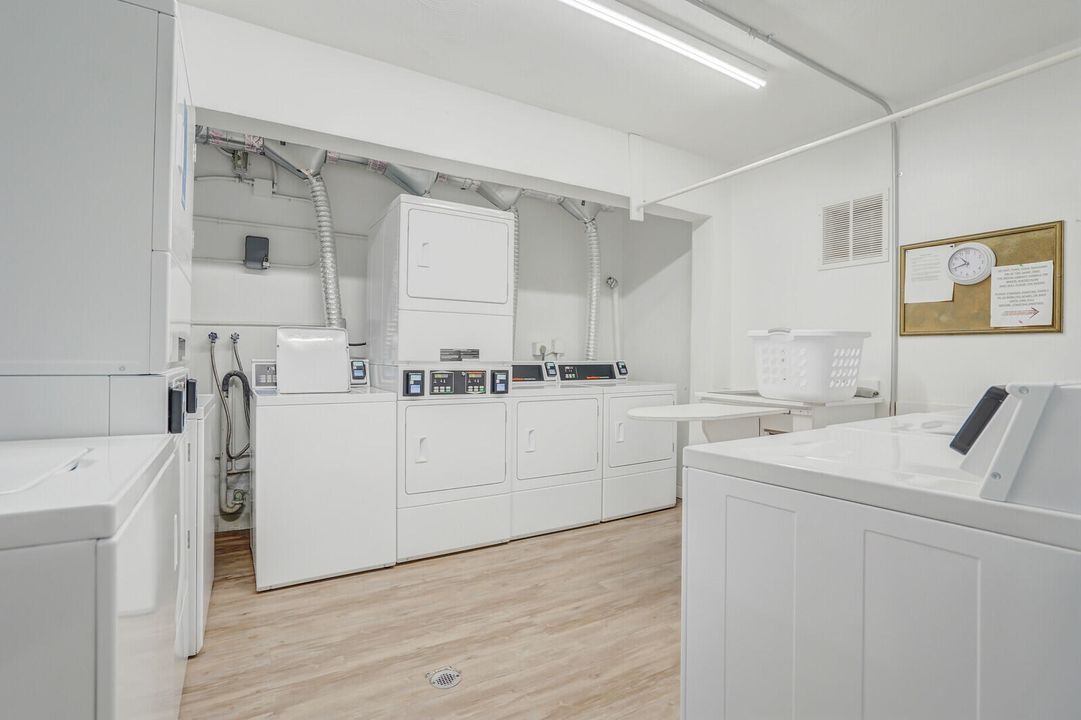 For Sale: $144,000 (1 beds, 1 baths, 800 Square Feet)