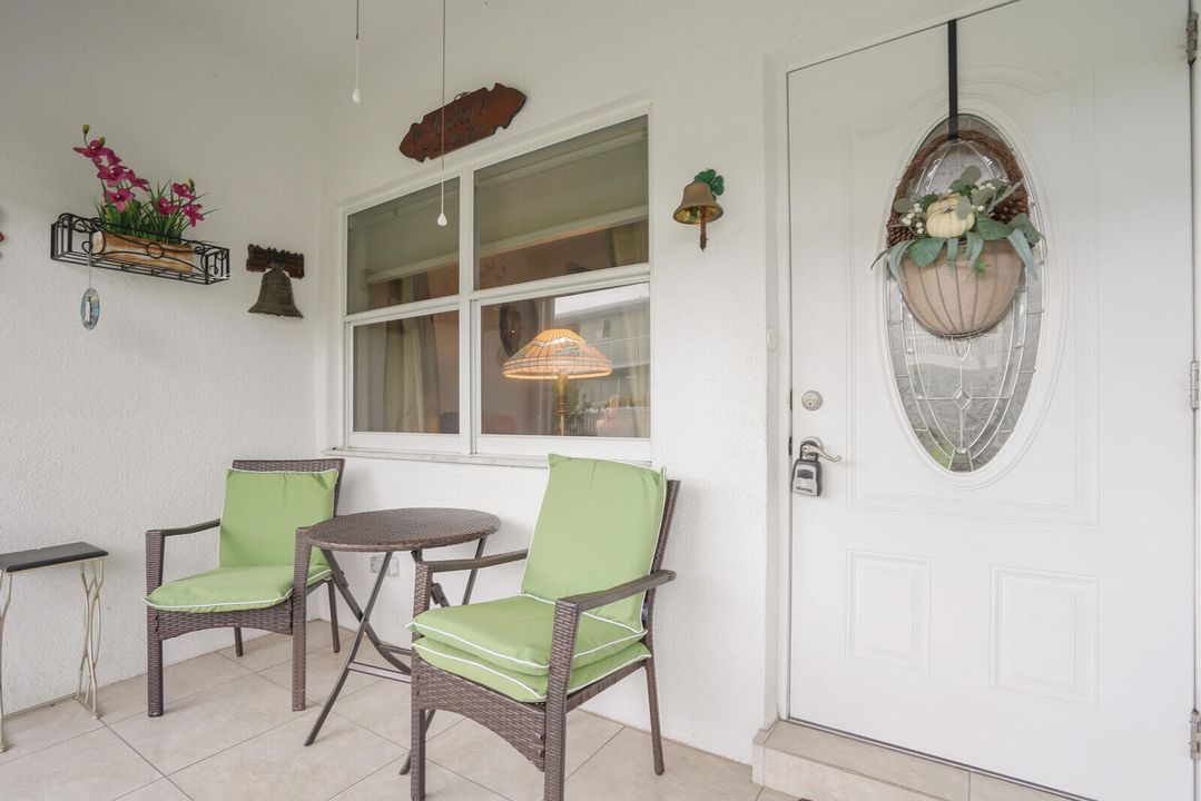 For Sale: $144,000 (1 beds, 1 baths, 800 Square Feet)