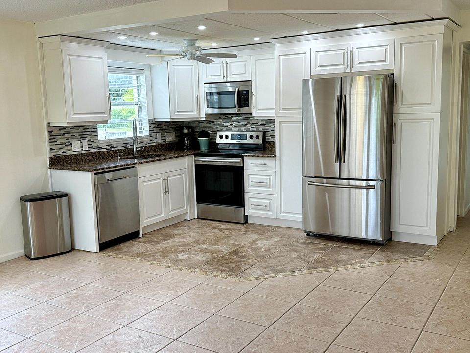 Active With Contract: $119,000 (1 beds, 1 baths, 700 Square Feet)