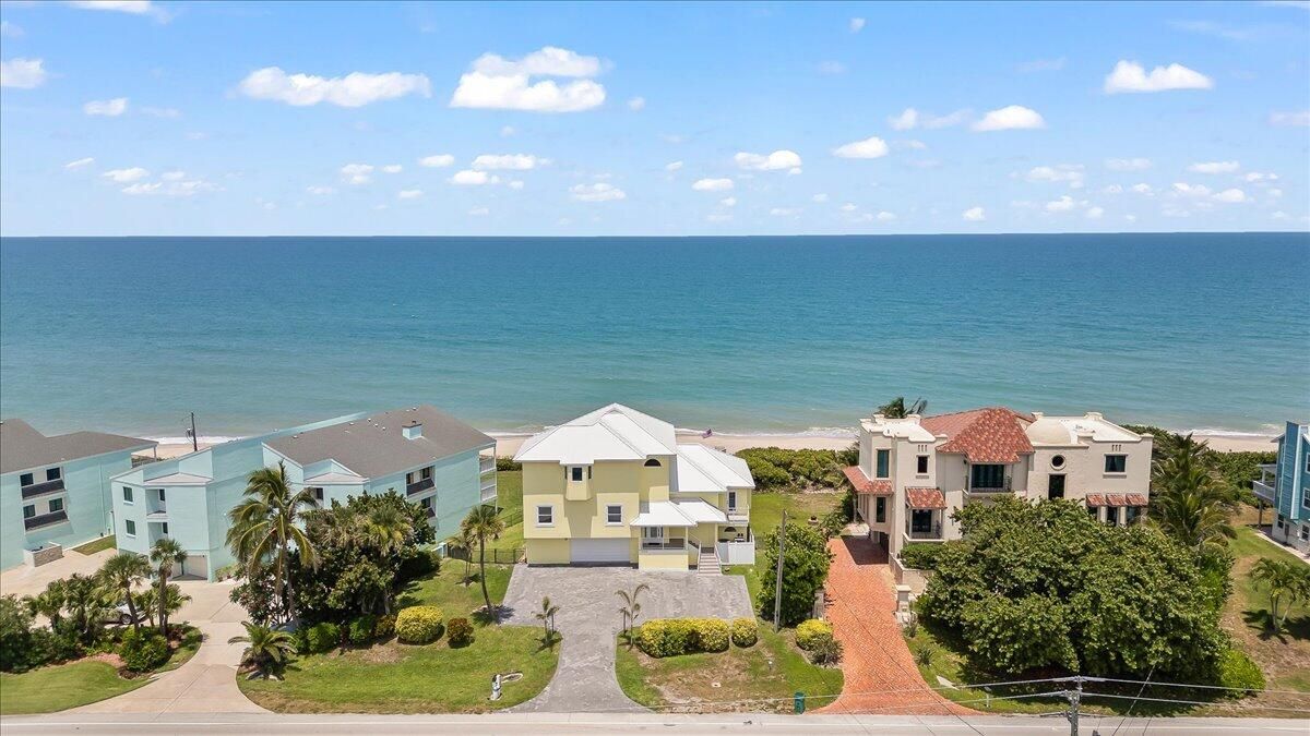 For Sale: $3,385,000 (4 beds, 3 baths, 3195 Square Feet)