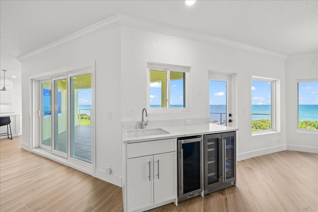 For Sale: $3,385,000 (4 beds, 3 baths, 3195 Square Feet)