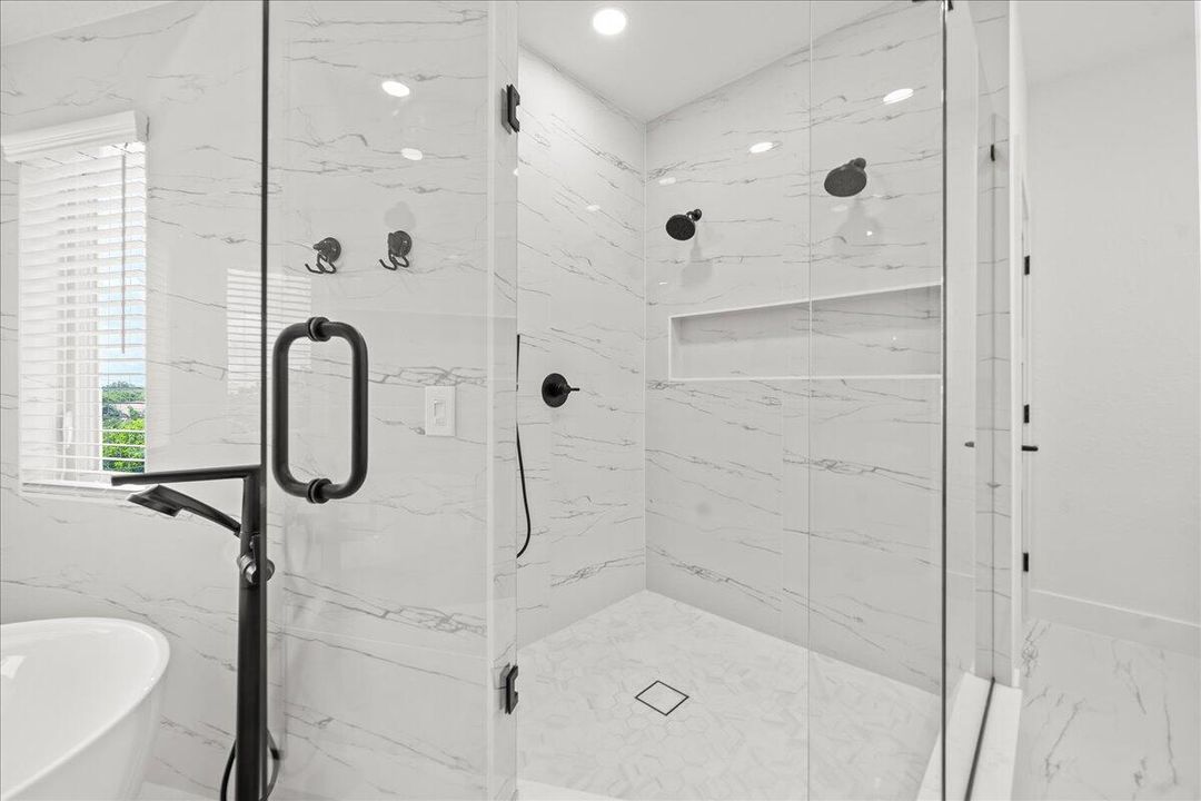 For Sale: $3,385,000 (4 beds, 3 baths, 3195 Square Feet)