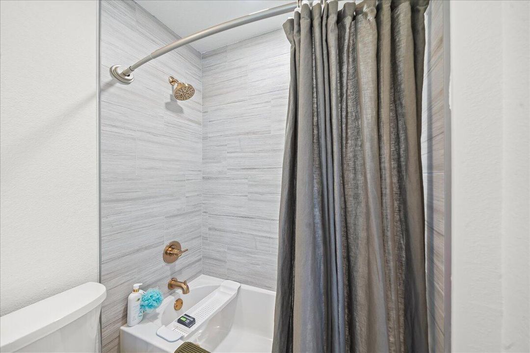 For Sale: $3,385,000 (4 beds, 3 baths, 3195 Square Feet)