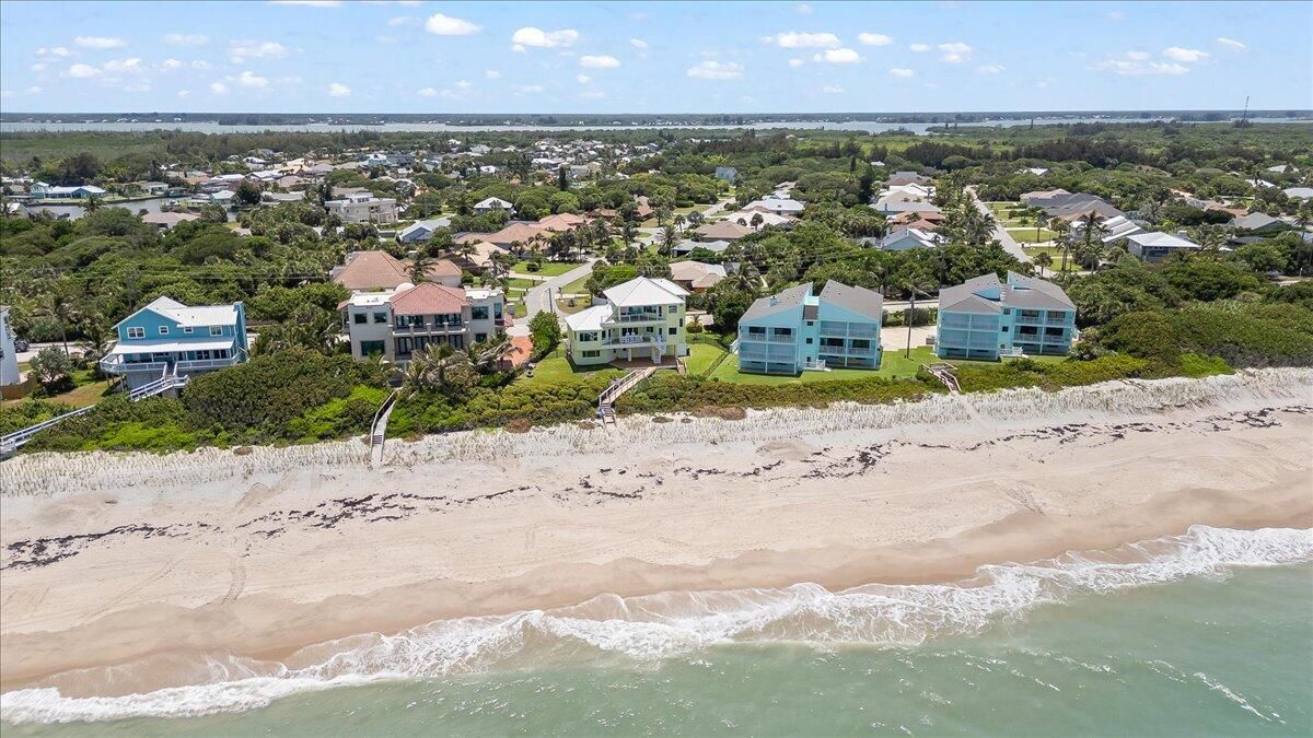 For Sale: $3,385,000 (4 beds, 3 baths, 3195 Square Feet)