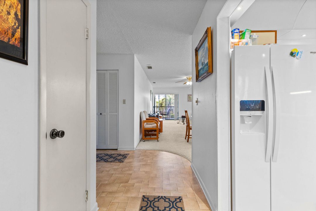 待售: $249,900 (2 贝兹, 2 浴室, 1058 平方英尺)