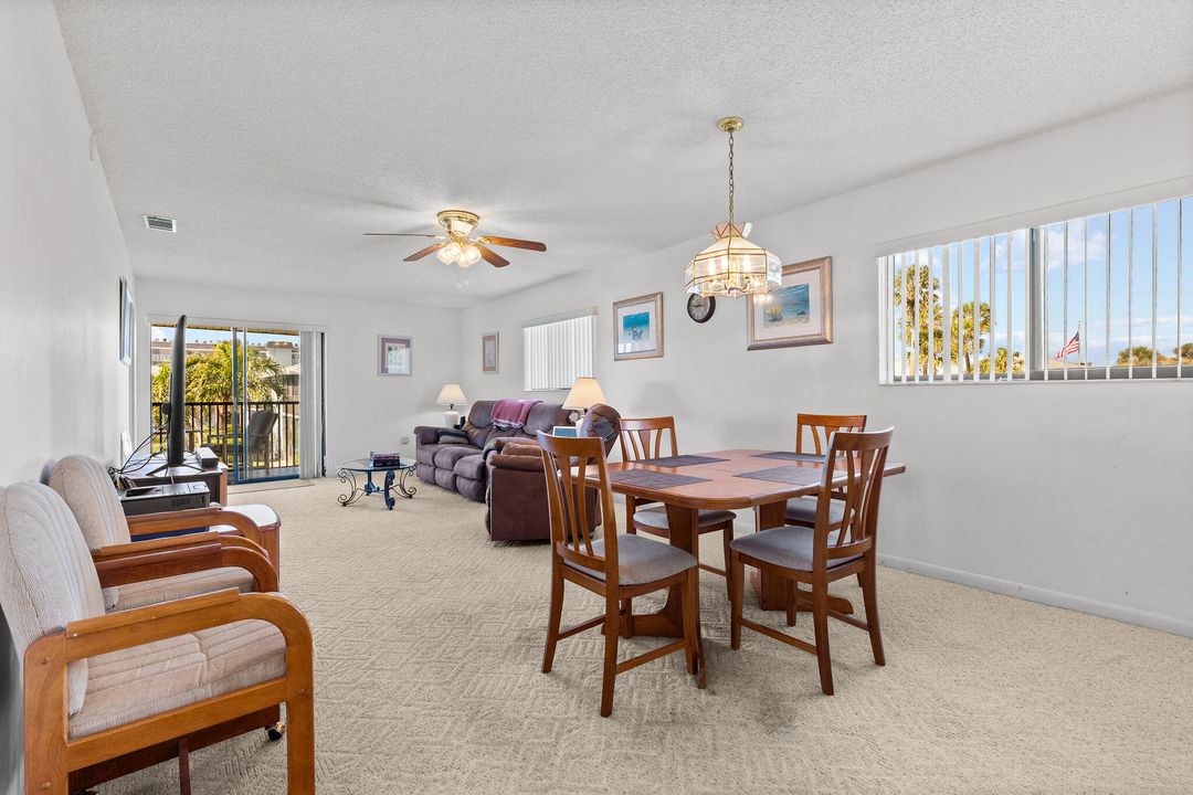 待售: $249,900 (2 贝兹, 2 浴室, 1058 平方英尺)