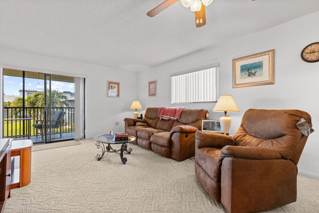 待售: $249,900 (2 贝兹, 2 浴室, 1058 平方英尺)