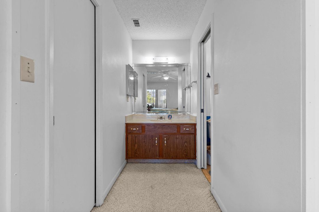 待售: $249,900 (2 贝兹, 2 浴室, 1058 平方英尺)