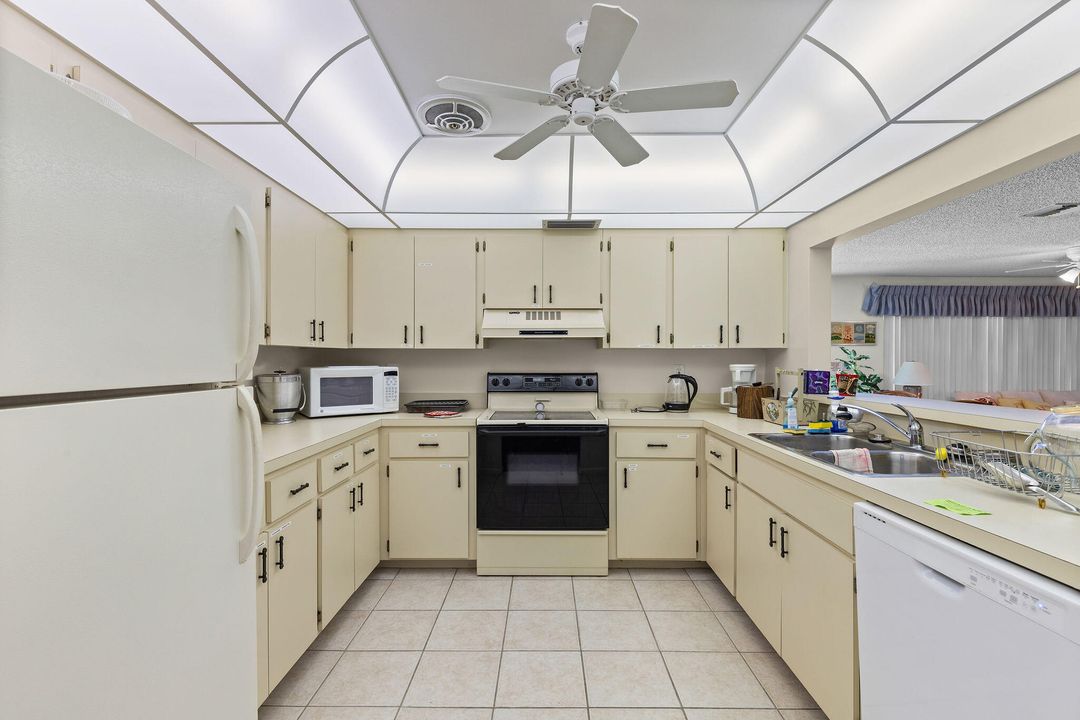 待售: $249,900 (2 贝兹, 2 浴室, 1058 平方英尺)