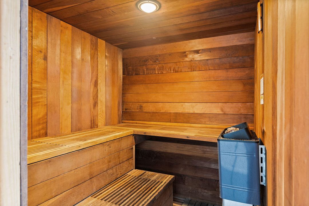 待售: $249,900 (2 贝兹, 2 浴室, 1058 平方英尺)