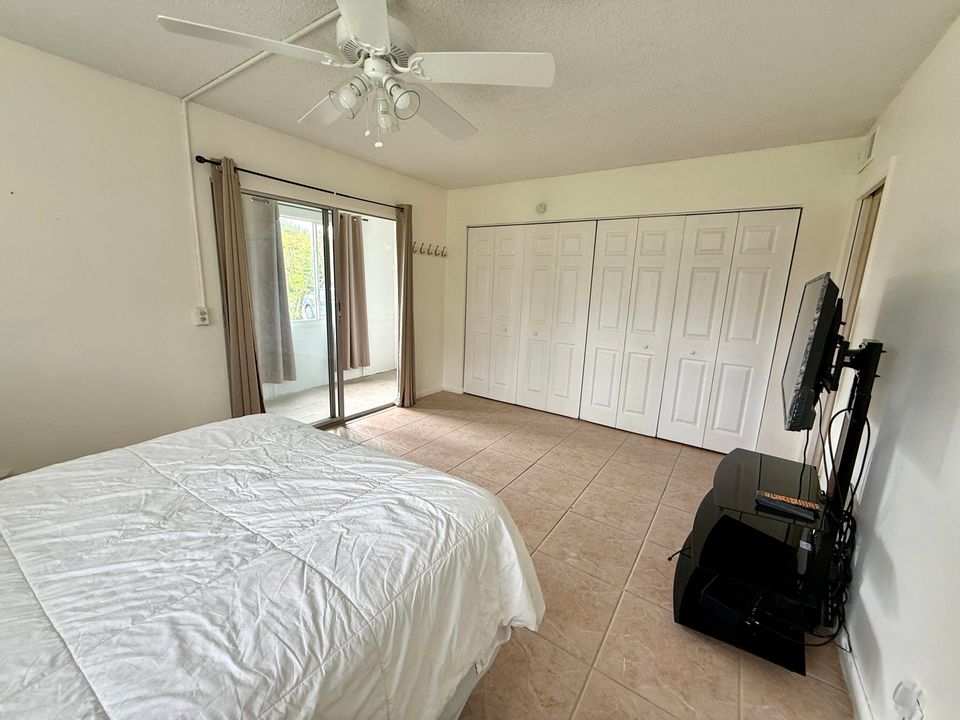 Active With Contract: $119,000 (1 beds, 1 baths, 700 Square Feet)