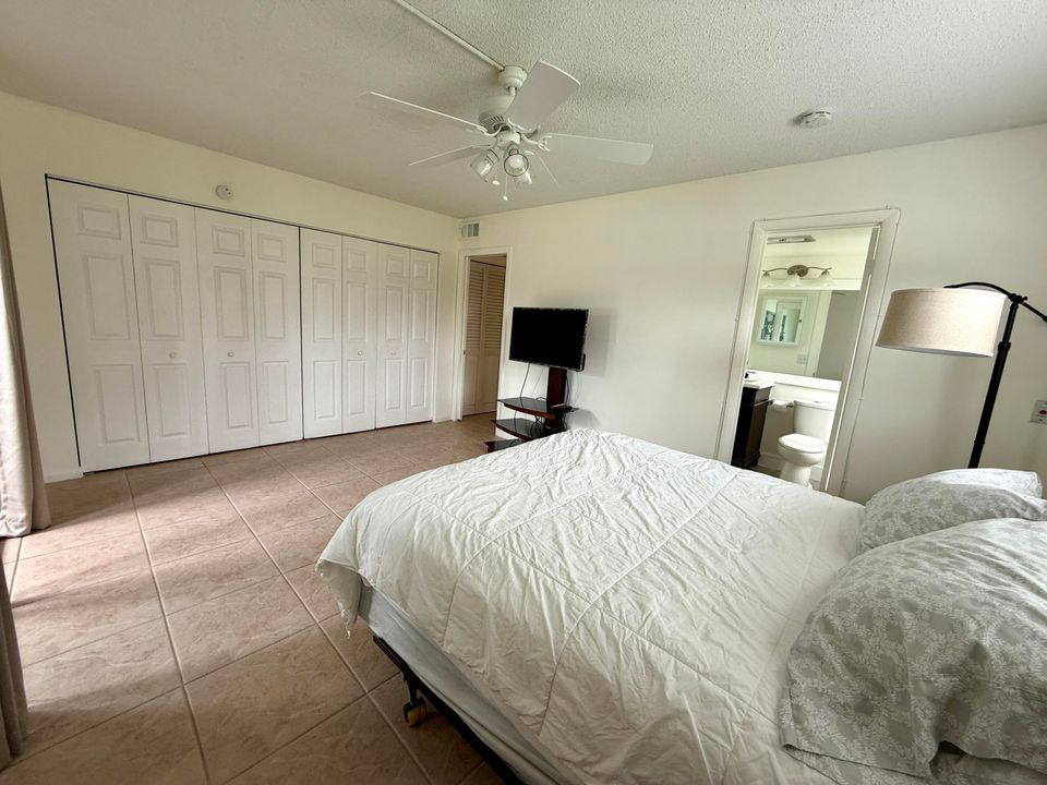 Active With Contract: $119,000 (1 beds, 1 baths, 700 Square Feet)