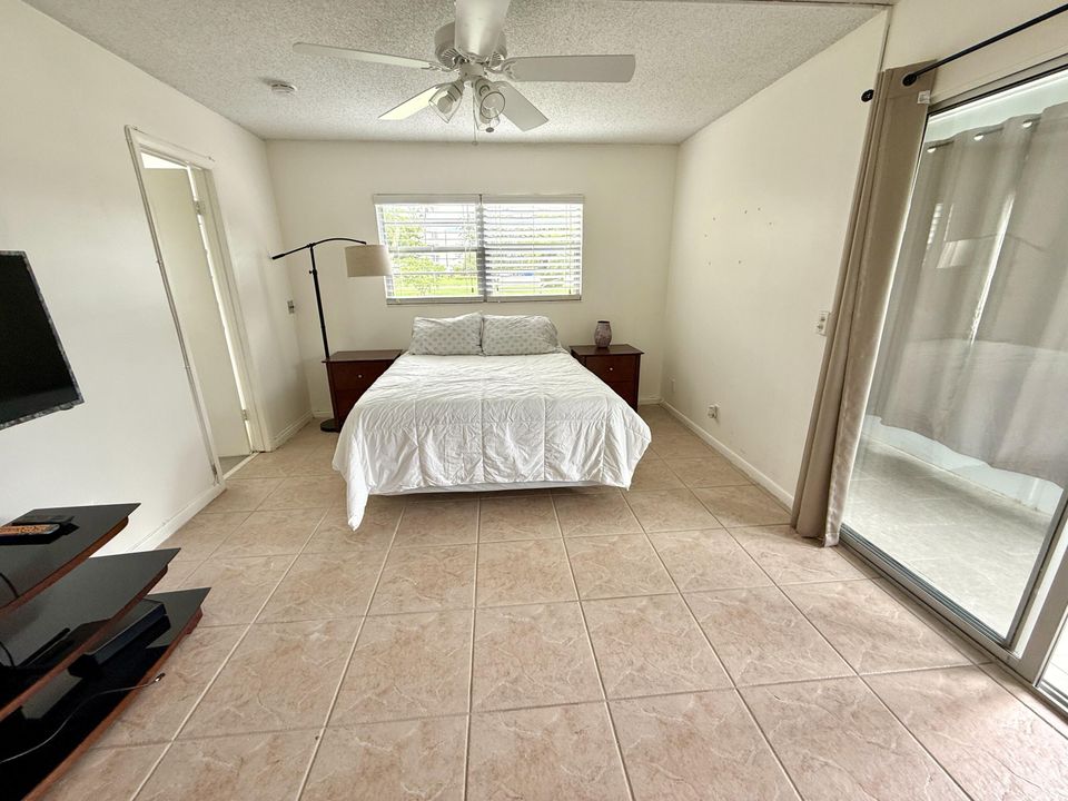 Active With Contract: $119,000 (1 beds, 1 baths, 700 Square Feet)