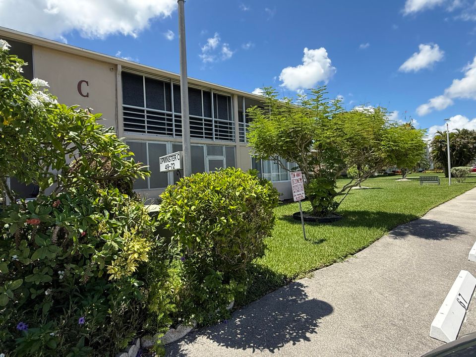 Active With Contract: $119,000 (1 beds, 1 baths, 700 Square Feet)