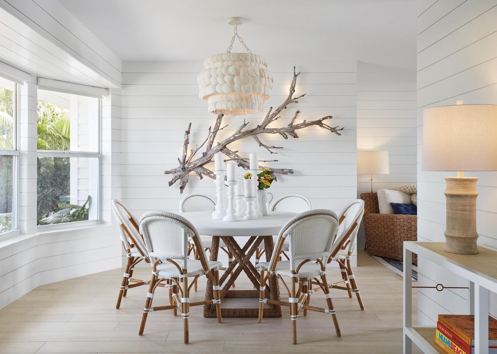 出租: $18,000 (4 贝兹, 3 浴室, 2174 平方英尺)