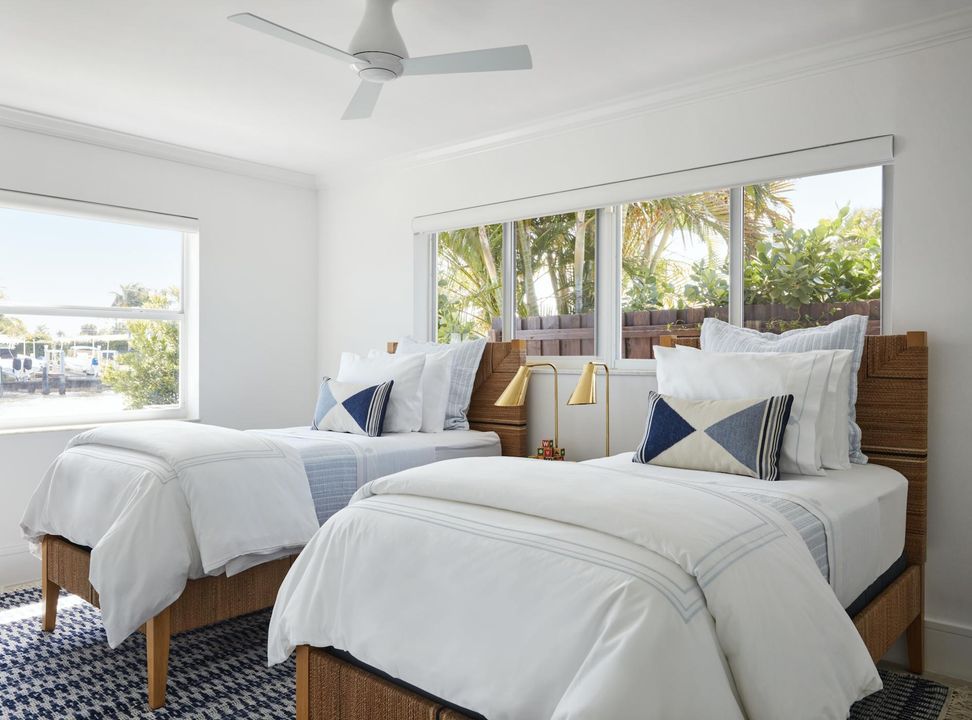 出租: $18,000 (4 贝兹, 3 浴室, 2174 平方英尺)